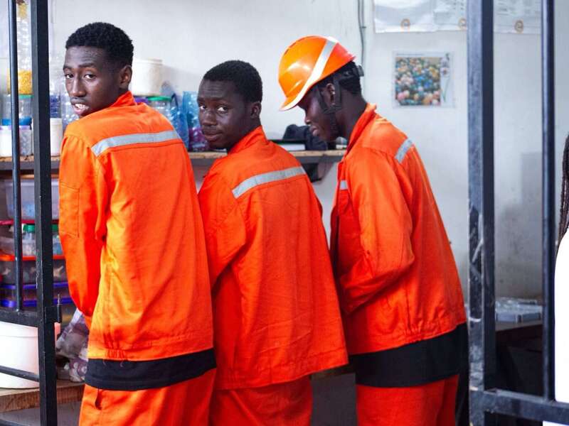 588556486_1366201325211045_8488919356133661594_n