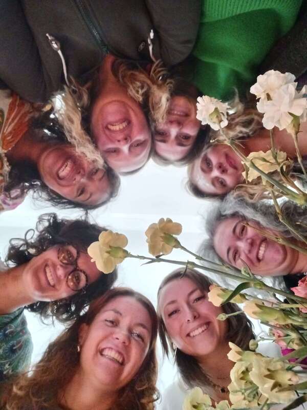 Sororité en mouvement — les braises du courage