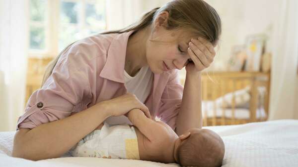 Le baby blues et la dépression du post-partum : comprendre et surmonter les défis de l’après accouchement