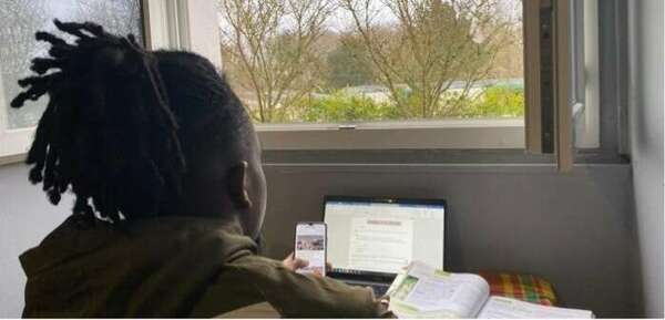 De retour sur les bancs de l’école après avoir travaillé