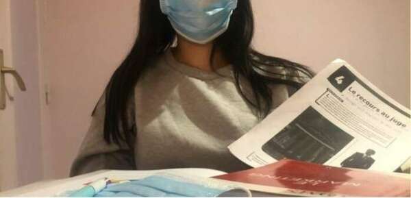 Etudiante en droit et aide-soignante confrontée au Covid pour se faire un peu d’argent