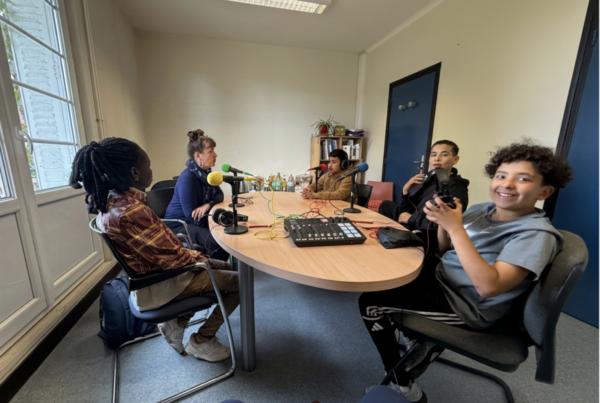Mariam, Bassam, Islem et Hamza enquêtent sur le métier d'orthophoniste