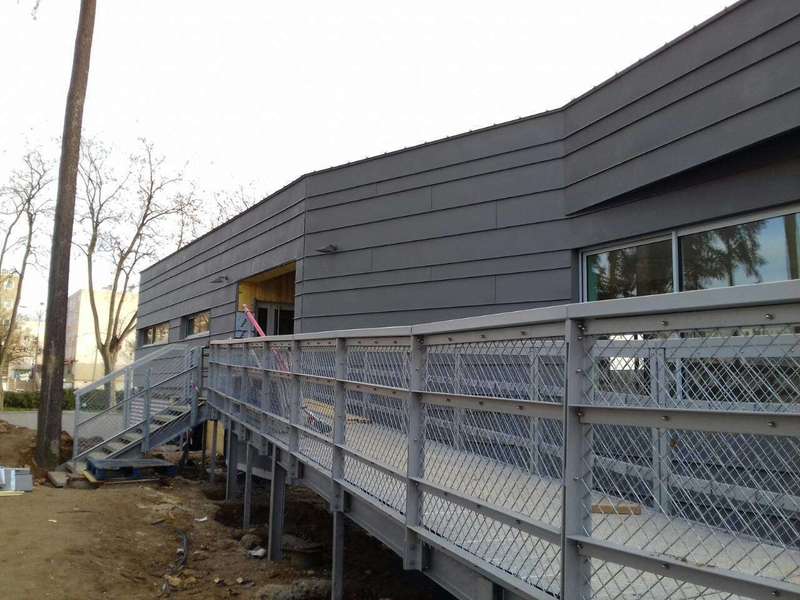 img-e416b6dd0af3555a0a4bf5dc5f8fd0ef-v