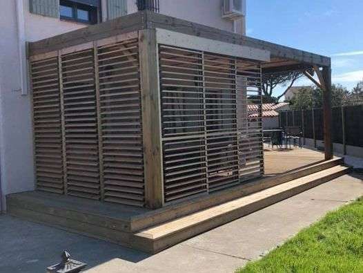 fabrication_pergola_bioclimatique_en_bois