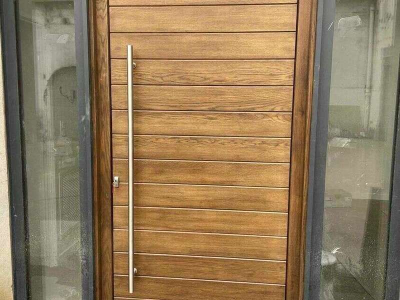 porte_d_entree_en_chene20250905-153373-ctc78o20250905-153373-iyzkua