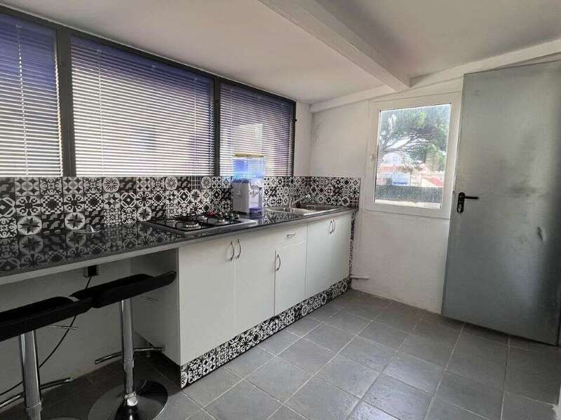 61099732-c562-4666-acb1-f0982253ddf8