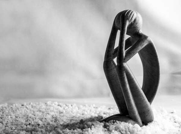 Comment les soins énergétiques peuvent soulager quand on se sent bloqué dans sa vie, comme figé, incapable d'avancer ?