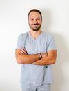 Docteur Romain Raybaut, formation en prothèse, chirurgie orale et esthétique dentaire à Montauroux.