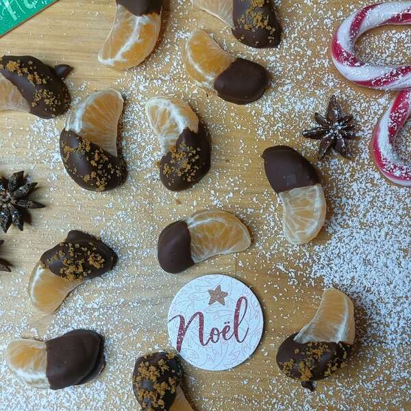 Recettes de  Noël - Bûche - Galette de l'Epiphanie - Pain d'épices - Plateau de fromage - Carottes fumées - Tarama façon végétal - Terrine Cognac champignons - Sapin feuilleté -