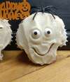 Muffin tête de mort halloween glaçage cream cheese
