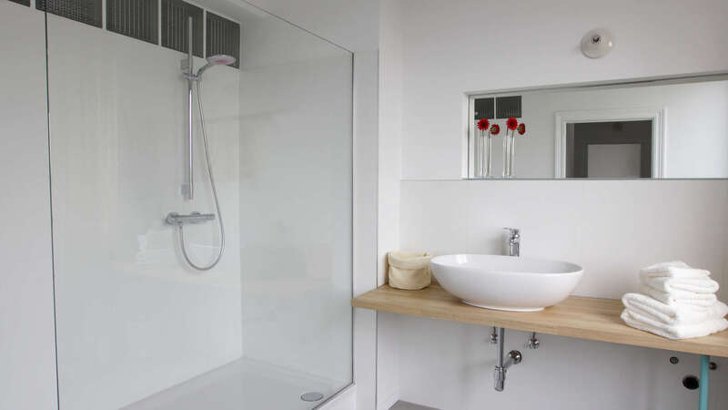 La pose des revêtements et équipements