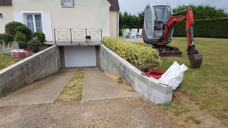 bat320250908-4106154-5n6sba