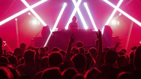 Badaboum Paris lance une nouvelle soirée sober (et tu devrais venir)