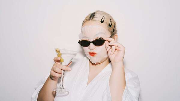 L'effet de l'alcool sur la peau : ce qui se passe vraiment en 48h