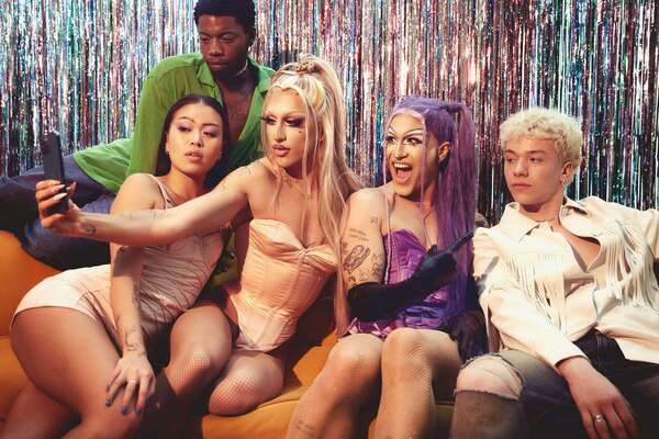 Stars LGBTQ+ qui ne boivent pas : l'identité queer n'a plus besoin de verre à la main