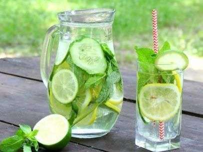 EAU AROMATISEE SASSY WATER DETOX WATER