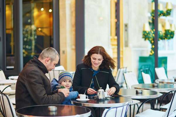Les Français veulent consommer, dépenser mais aussi épargner
