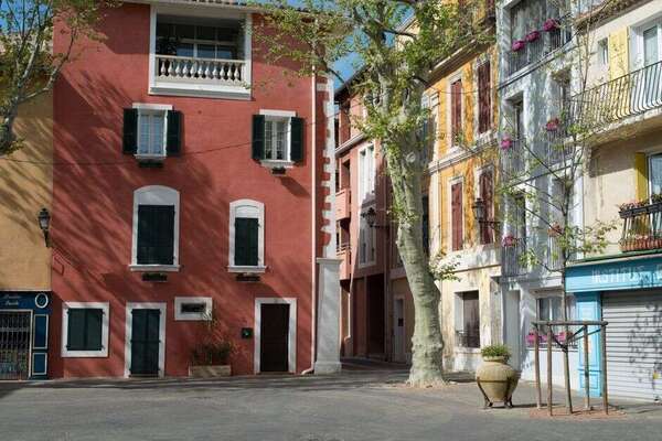Pourquoi choisir une conciergerie indépendante à Martigues plutôt qu'une grande enseigne ?