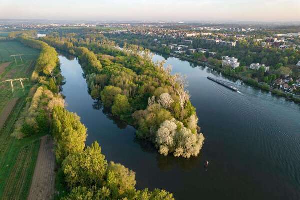 Investir en location courte durée dans le Val d’Oise : les villes à fort potentiel autour de la Seine