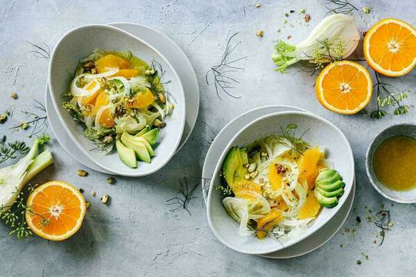 Photo de la salade fenouil, orange, avocat, noisette