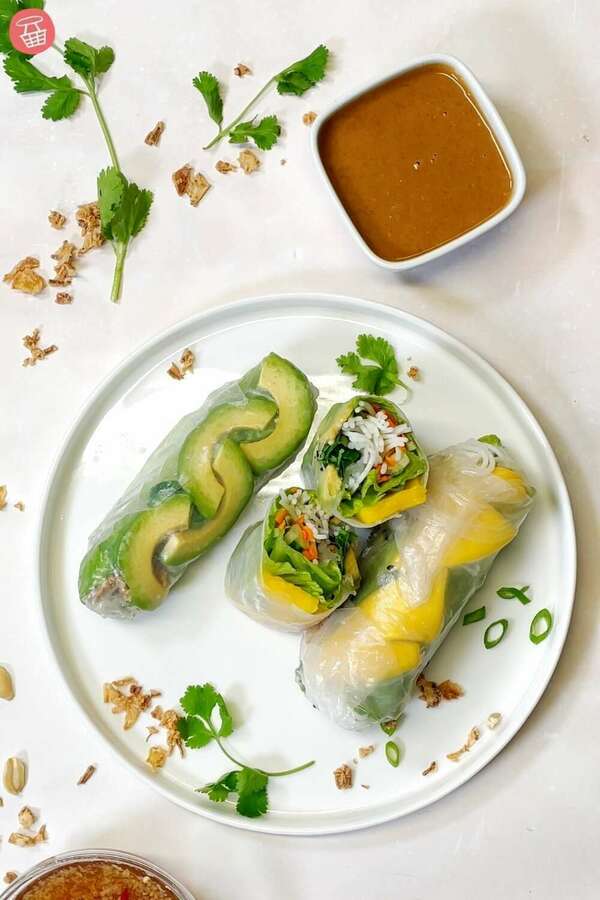 Photo de Rouleaux de printemps à la sauce cacahuète 