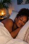 Femme dormant paisiblement illustrant troubles du sommeil