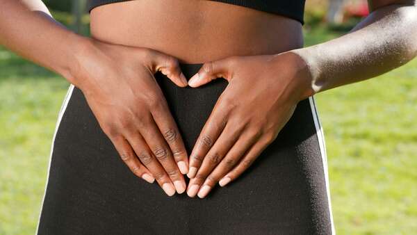 Ventre qui gonfle : est-ce le stress ou les hormones ?