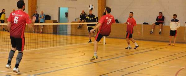 Rencontre avec les associations sportives "Tennis ballon" et "Rugby Club de Champs Val Maubué"