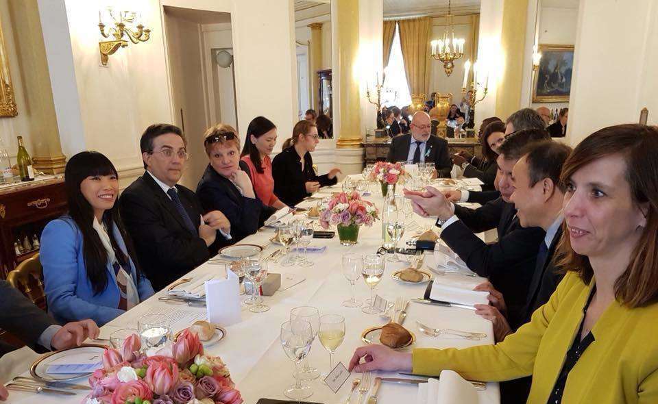 Déjeuner avec M. l'Ambassadeur du Vietnam Nguyen Thiep à l'Assemblée nationale