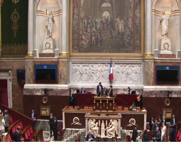 Adoption de la proposition de loi créant la fonction de directeur d'école