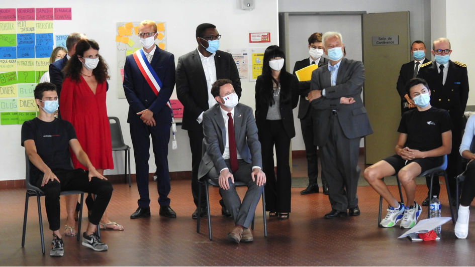 Visite du secrétaire d’Etat chargé des Affaires européennes Clément Beaune au centre international de séjour Le Rocheton à La Rochette