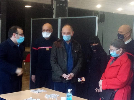 La visite du centre de vaccination de Chelles