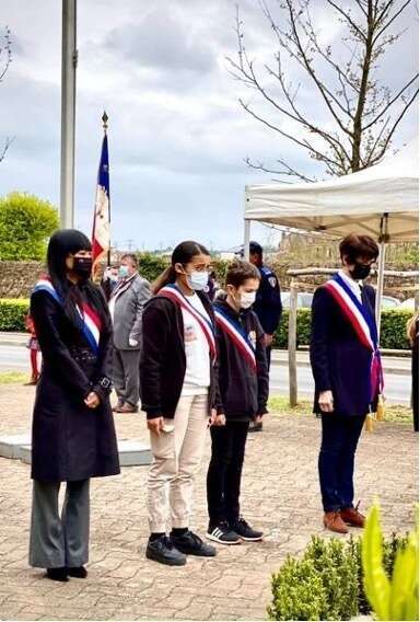 Hommage aux victimes et à leurs familles à la cérémonie de commémoration du 76ème anniversaire de la Victoire du 8 mai 1945