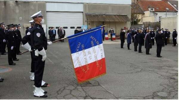 Reconnaissance aux gardiens de notre République, à leurs morts, à leurs actions : pour votre protection.