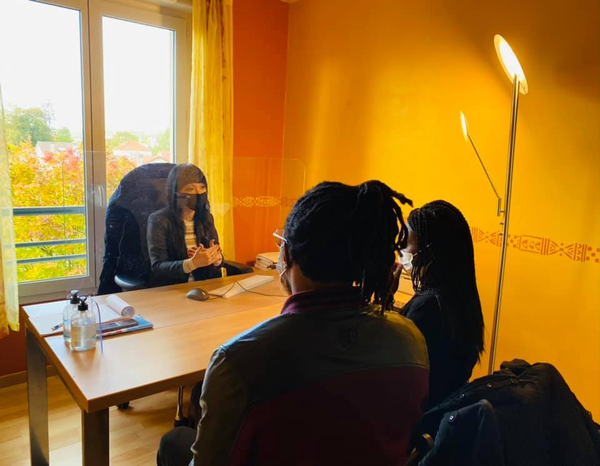 Nous vous accueillons tous les jeudis et vendredis sur rendez-vous, à notre permanence !