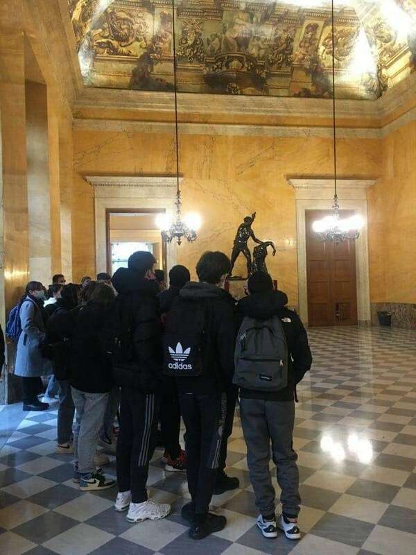 Les élèves du lycée Jehan de Chelles en visite à l'Assemblée nationale !