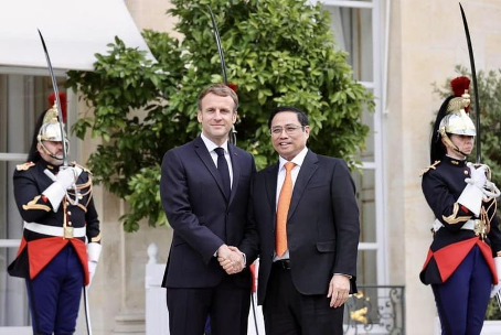 Le Président de la République s'est entretenu avec le Premier ministre de la République socialiste du Vietnam, M. Pham Minh Chinh, en visite à Paris