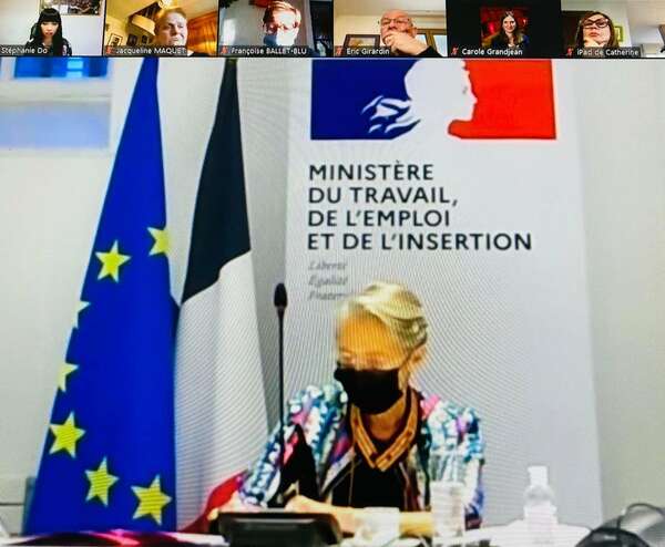 Je participe à la réunion de groupe consacrée au projet de loi renforçant les outils de gestion de la crise sanitaire !