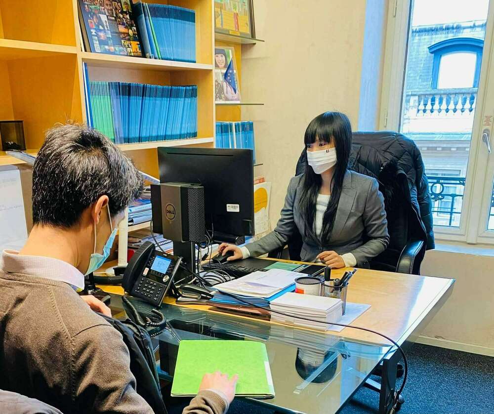 Je vous accueille également dans mes bureaux à Paris !