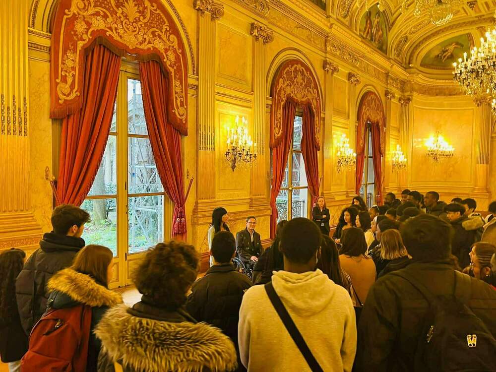 Les élèves du lycée Emily Brontë de Lognes ont visité l’Assemblée nationale !