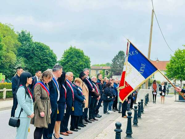 A Lognes, pour la commémoration du 8 mai 1945.