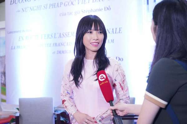 Ambassade de France au Vietnam : Première table ronde pour sortie de mon livre 