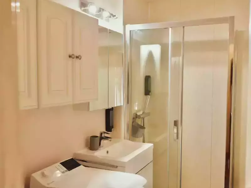 b7b1ac75-b8ec-4d20-afa9-f63508272dc9