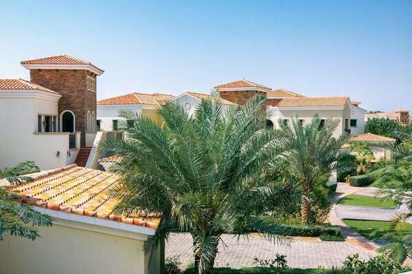 Propriétaire de villa à Saint-Raphaël : comment déléguer sereinement votre location saisonnière