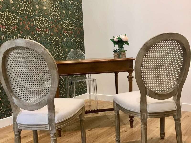 bureau_120211022-3249655-7lljyy