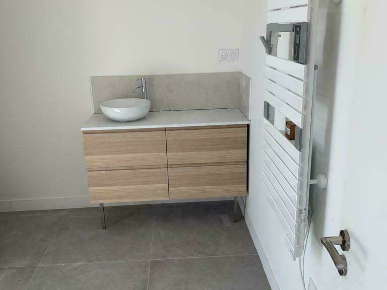 e77fc306-528b-4dfd-9e02-be27a15a25d5