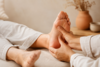 Pieds stimulés pour détente ancrage et énergétiques réflexologie