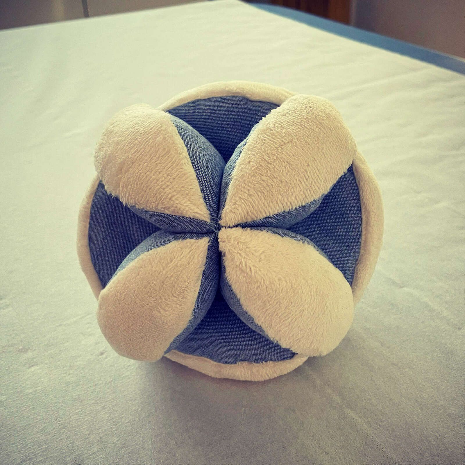 La balle de pr?�hension Montessori : a quoi ?�a sert ? | Articles