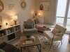 Cabinet de thérapie psycho comportementale ambiance douce beige