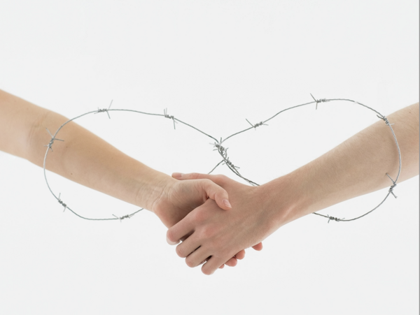 Quelle différence faites-vous entre conflit et violence ?